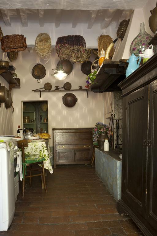 Il Broglino Villa Todi Szoba fotó