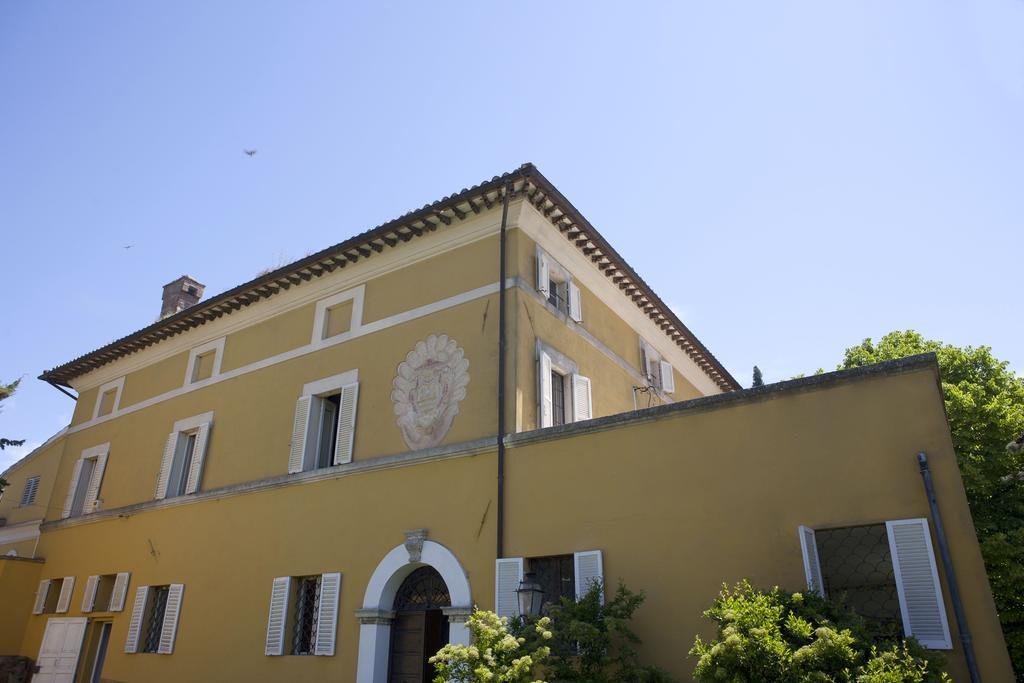 Il Broglino Villa Todi Szoba fotó